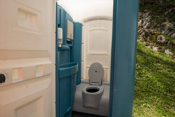 Best Portable toilet rental cost  in Detroit, MI